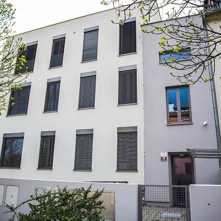 Black Field Apartment Brünn  Kültér fotó