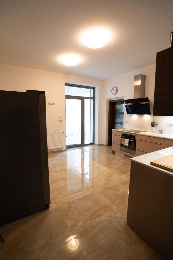Black Field Apartment Brünn  Kültér fotó