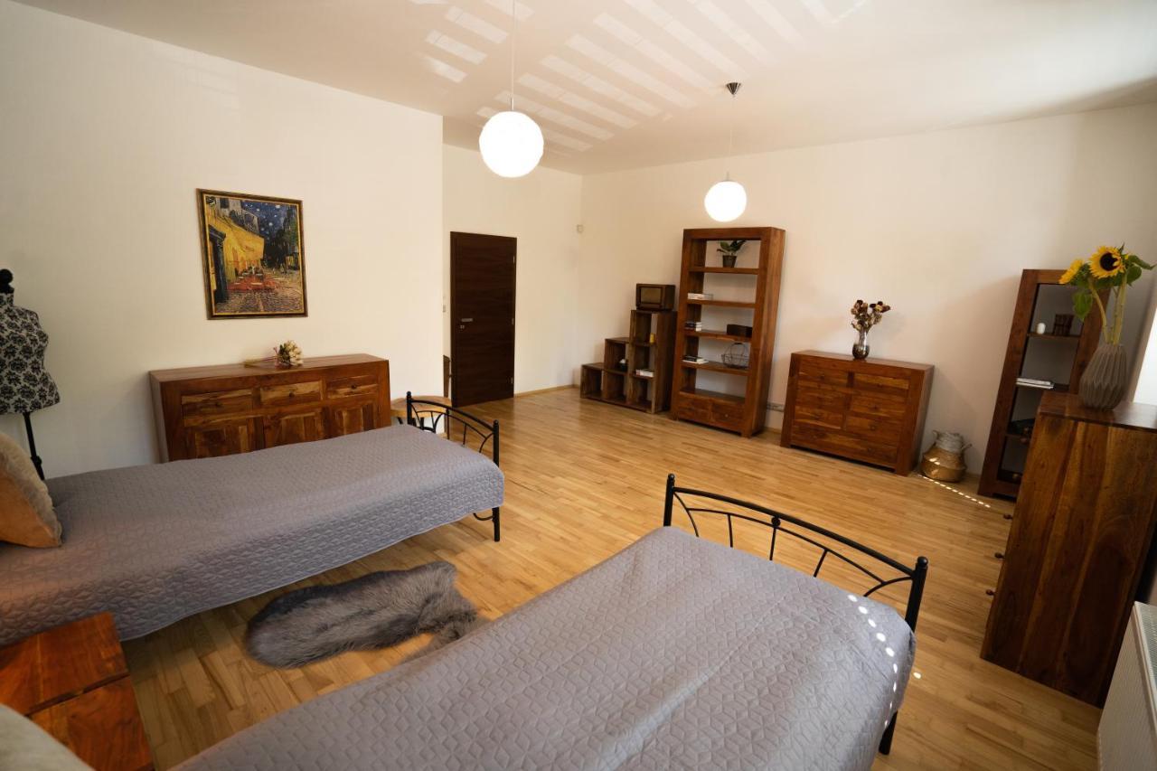 Black Field Apartment Brünn  Kültér fotó